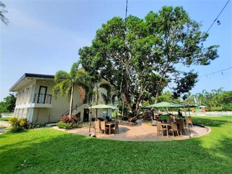 Estancia De Lorenzo Tarlac .